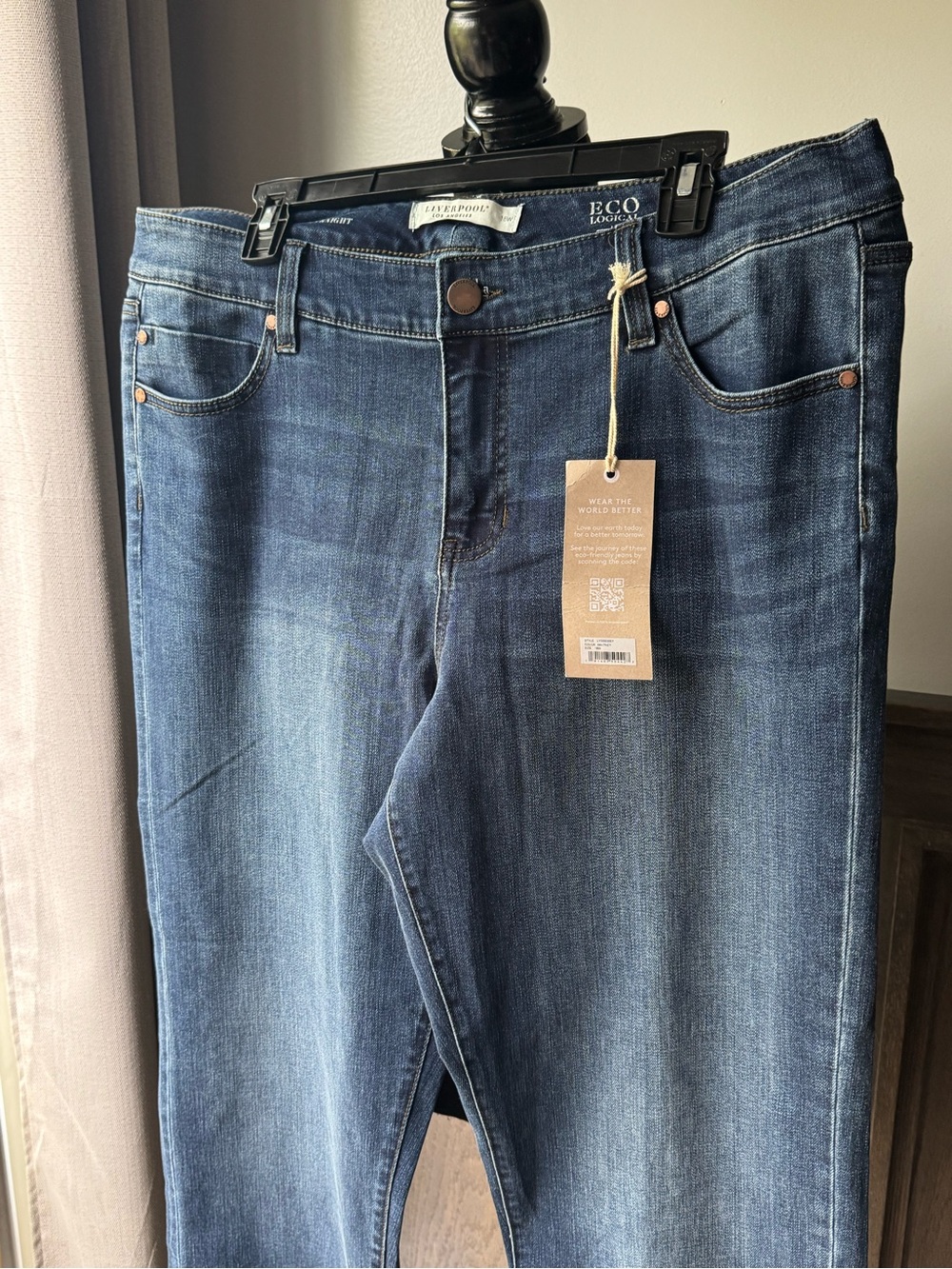 Liverpool Straight-Leg Jeans in Medium Blue Wash 18W nwt - Picture 2 of 7